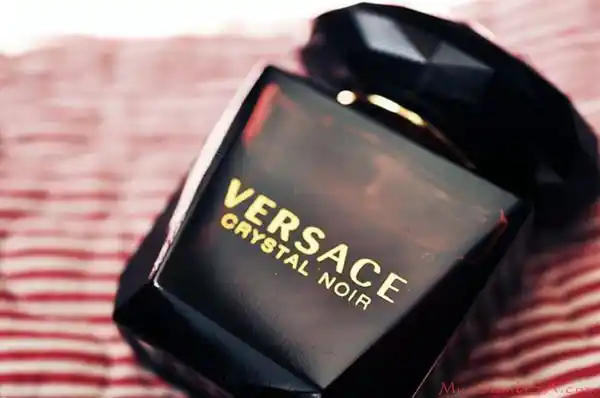 Nước Hoa Nữ Versace Crystal Noir Eau de Toilette, 90ml