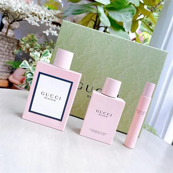 Set Nước Hoa Nữ Gucci Bloom 3 Món ( EDP 100ml + 7.4ml + Lotion Dưỡng Da 100ml)