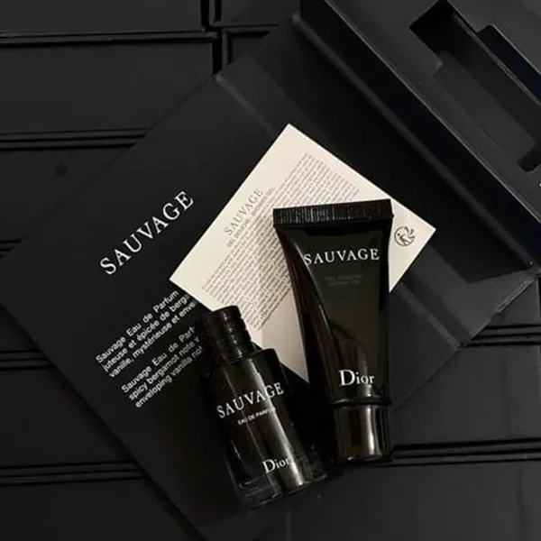 Set Nước Hoa Nam Dior Sauvage 2 Món (EDP Mini 10ml + Sữa Tắm 20ml)