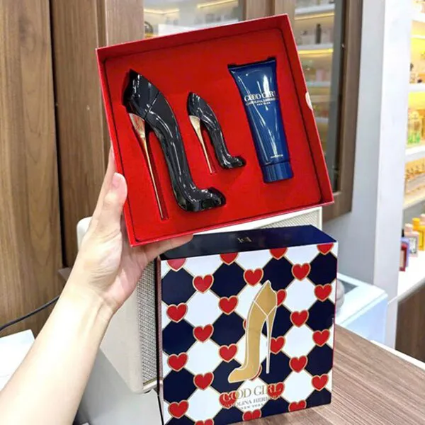 Set Nước Hoa Nữ Carolina Herrera Good Girl Gift Set 3 Món (Nước Hoa 50ml+ Mini 7ml + Body lotion 75ml)