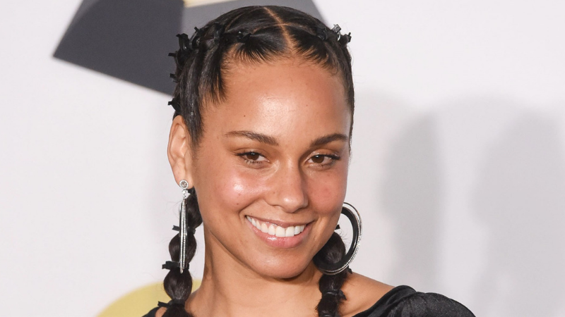 Truy tìm bí quyết giúp Alicia Keys tự tin để mặt mộc làm host Grammy 2019