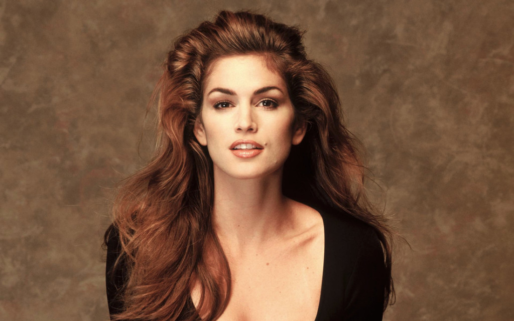 Cindy Crawford tiết lộ bí quyết chăm sóc sắc đẹp toàn diện