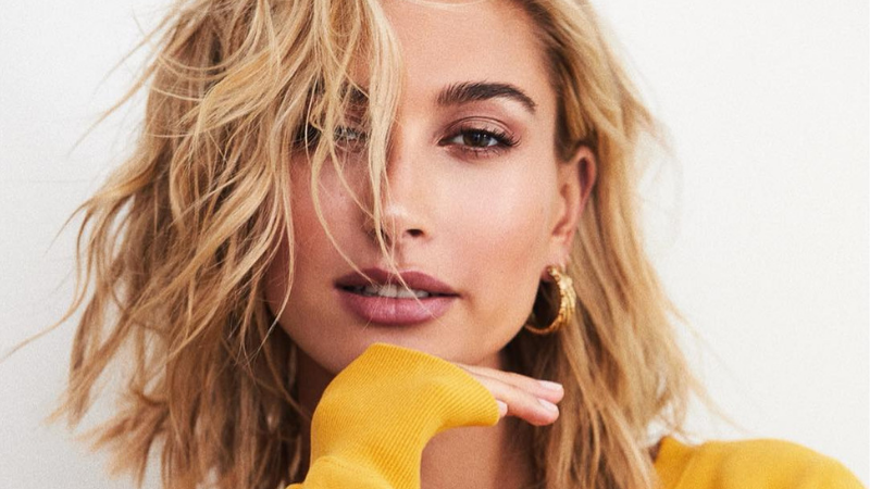 Làn da của Hailey Bieber gặp rắc rối khi cô quyết định… kết hôn với Justin