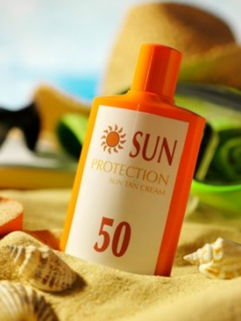 Kem chống nắng Sunscreen và Sunblock có giống nhau?
