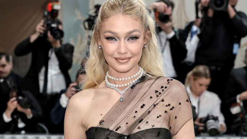 Makeup look của Gigi Hadid tại Met Gala 2023 có gì mà viral đến vậy?