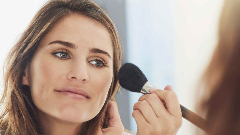 Bạn có biết sự khác biệt giữa bronzer và tạo khối?