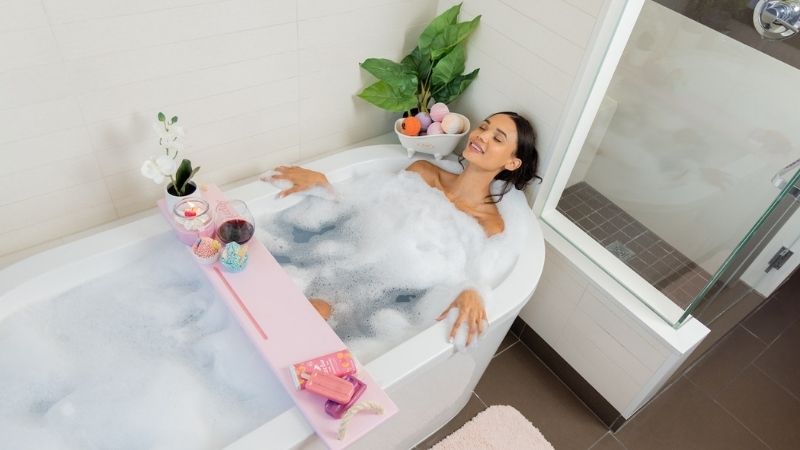 Thư giãn cơ thể và tinh thần tại nhà với bath bomb