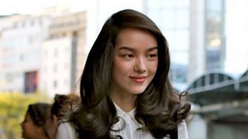 Tóc đẹp như Fei Fei Sun: Bí quyết từ siêu mẫu hàng đầu